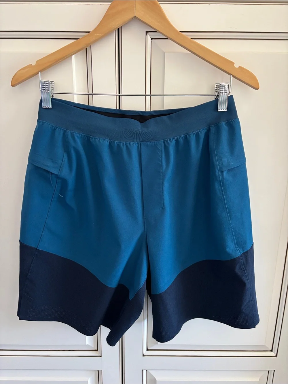 Lululemon License To Train Blue Two Toned Lined Performance Shorts‎ Mens Medium